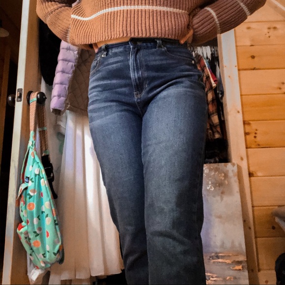 ❌SOLD❌ American Eagle Mom Jeans - Picture 2 of 6